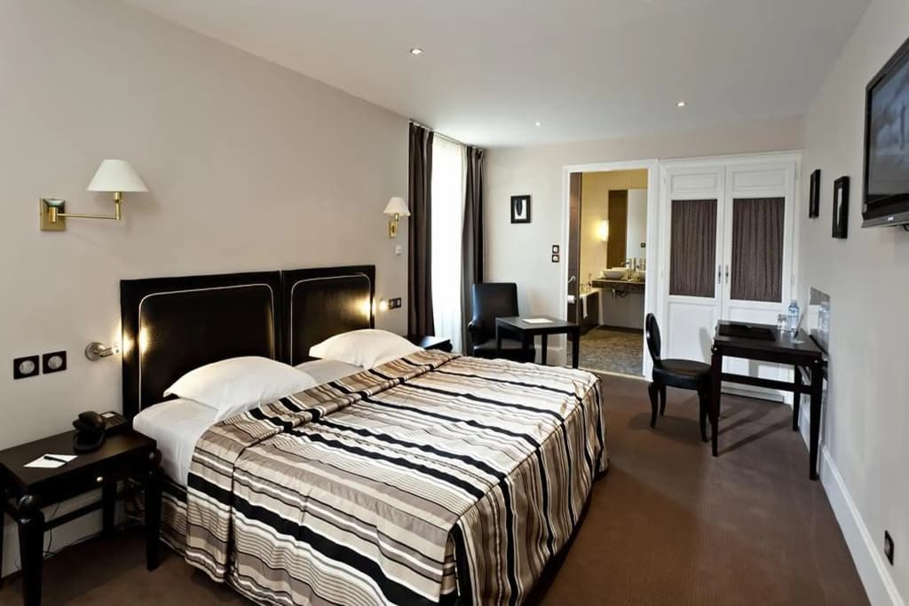 Hôtel de la Poste - Photo 1