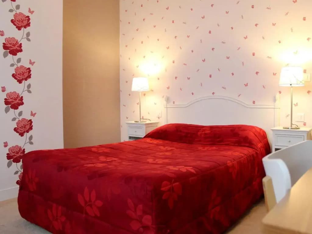 Hôtel les Aubépines - Photo 2
