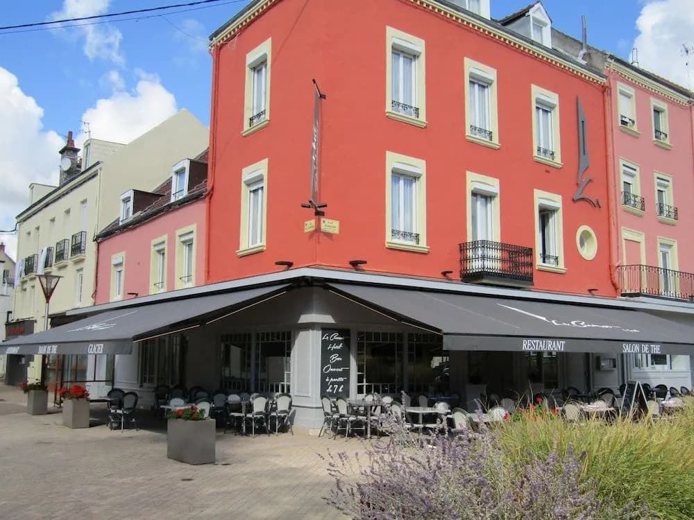 Le Creusot Hôtel - Photo 1