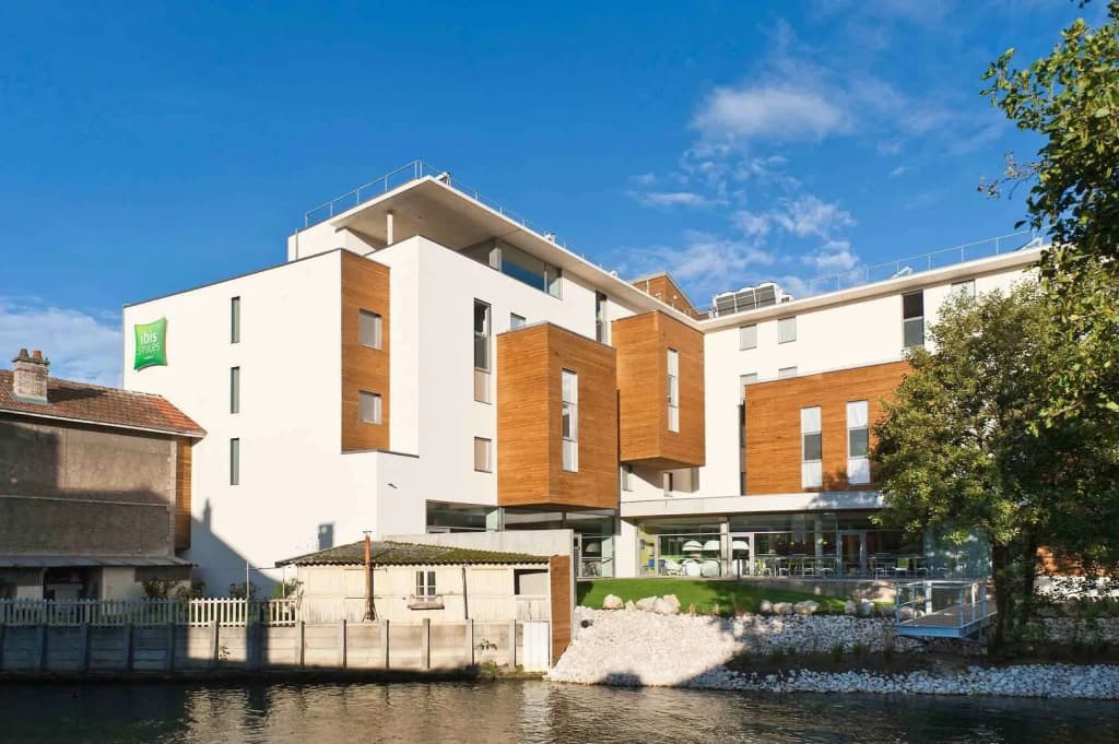 Ibis Styles Troyes Centre - Photo 1