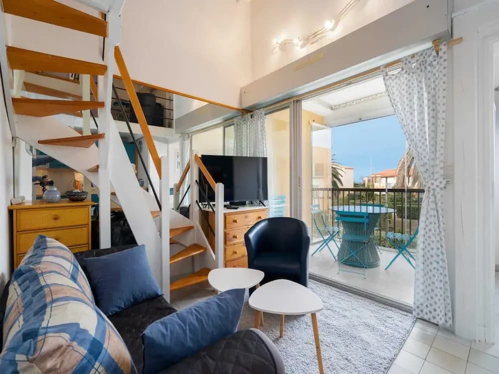 Stylish Seaside Stay in Agde - Photo 1