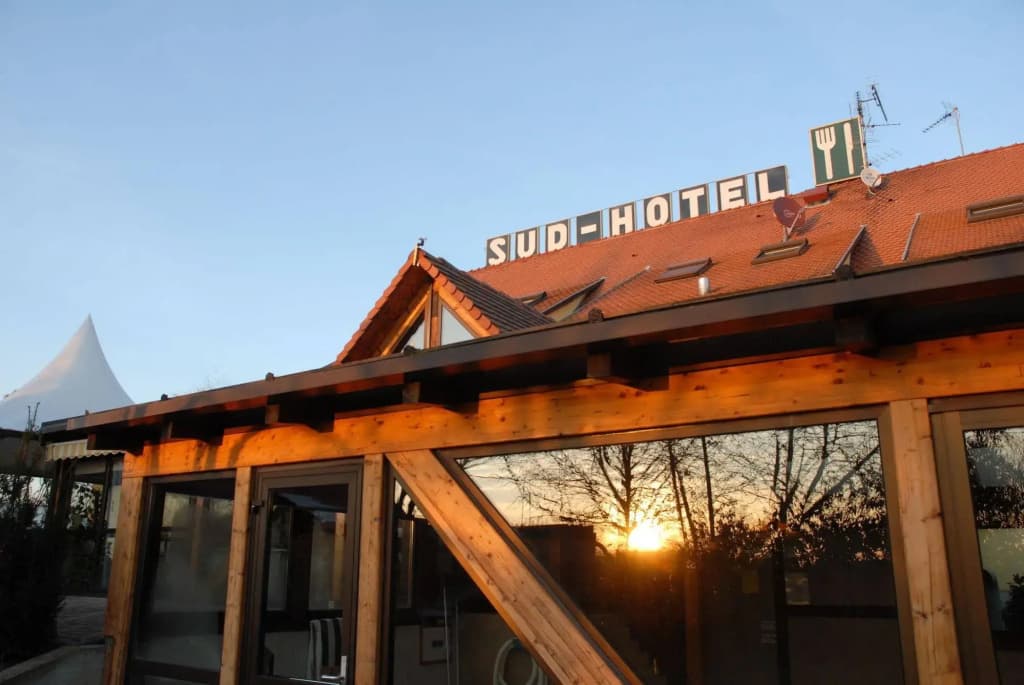 Sud Hôtel - Miniature 6