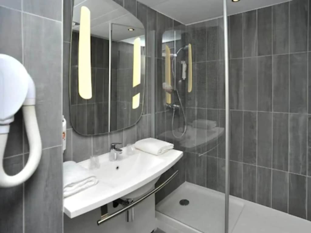 ibis Le Puy en Velay Centre - Miniature 7