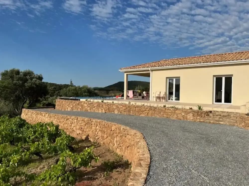 Villa L'esquirol With View and Pool - Photo 1