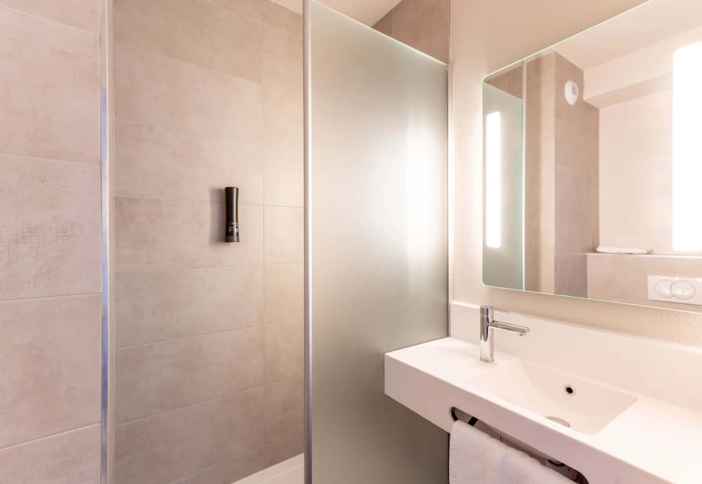 B&B HOTEL Aix-Les-Bains - Miniature 8