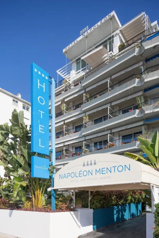 Hotel Napoleon - Photo 1