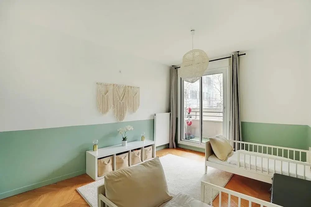 Modern, Spacious Apartment Just Outside Paris - Photo 3