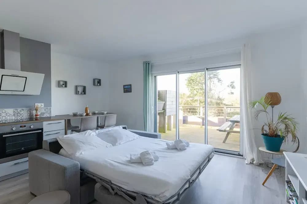 Apartment in Ploudalmezeau Near Treompan Beach - Photo 1