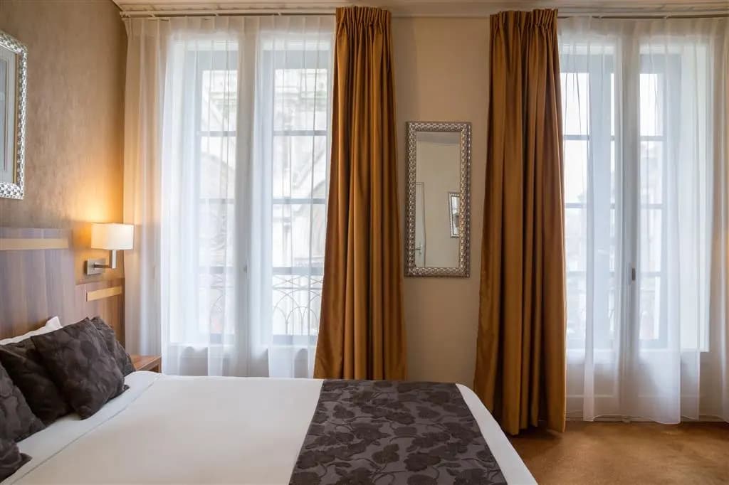Hotel The Originals du Grand Monarque - Photo 4