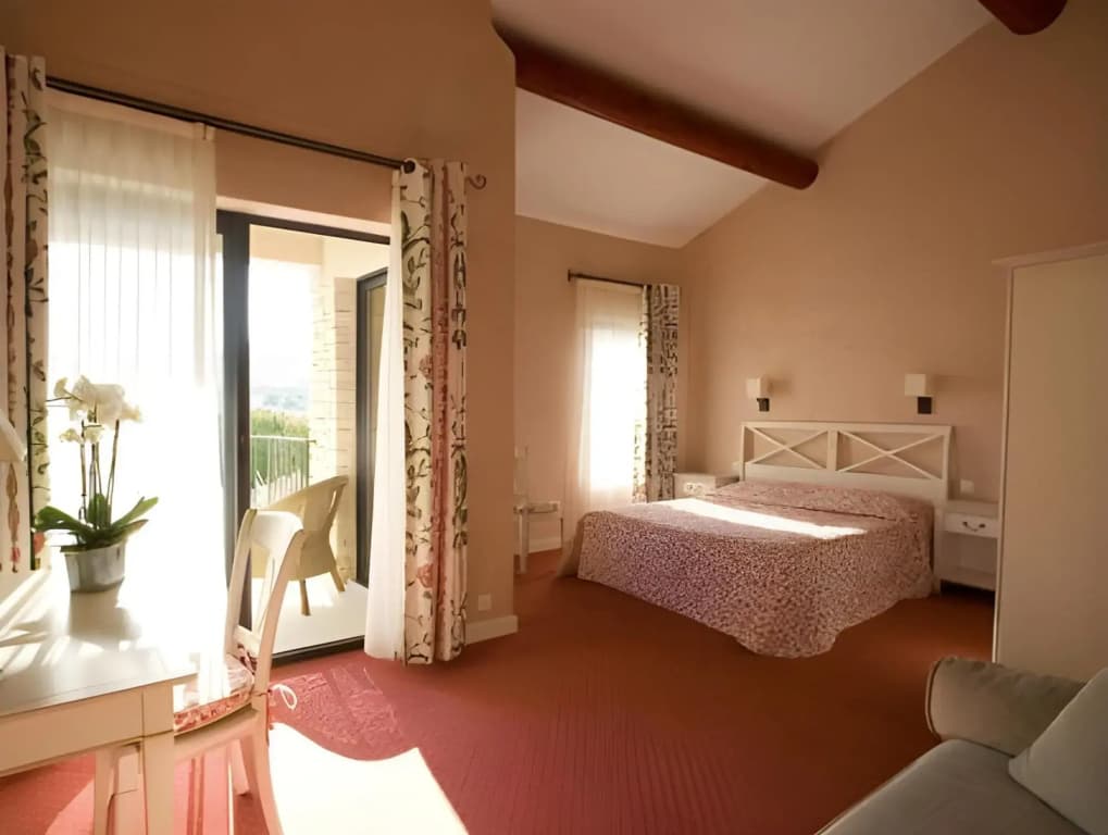 Hotel Carcarille - Restaurant le C - Photo 1