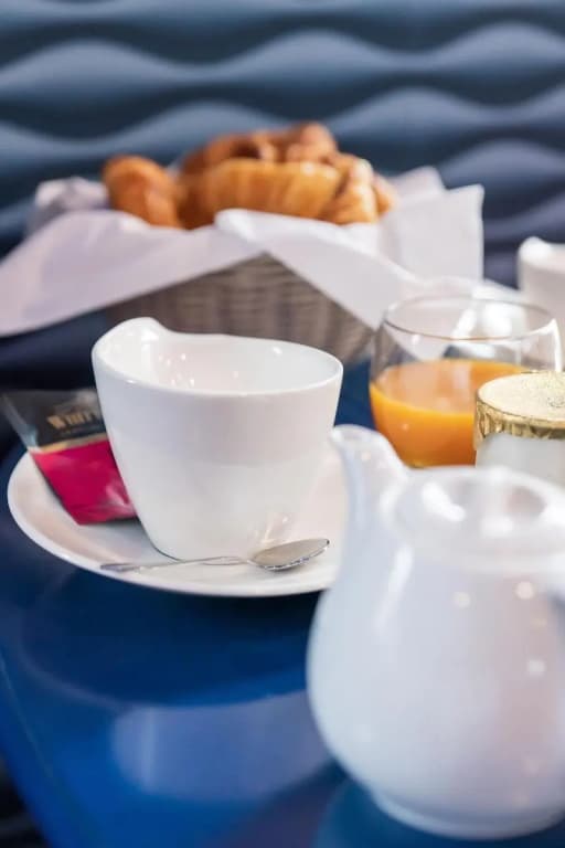 BRIT HOTEL PRIVILEGE LISIEUX – La Villa des Arts - Miniature 6