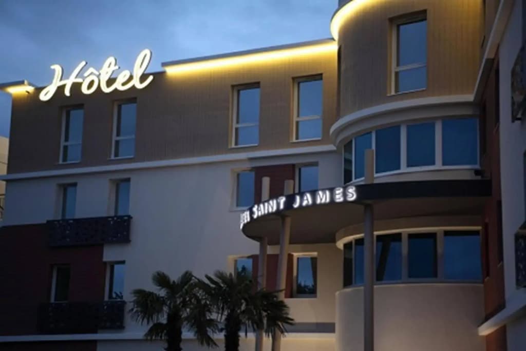 Hotel restaurant Saint James, The originals Boutique - Photo 1