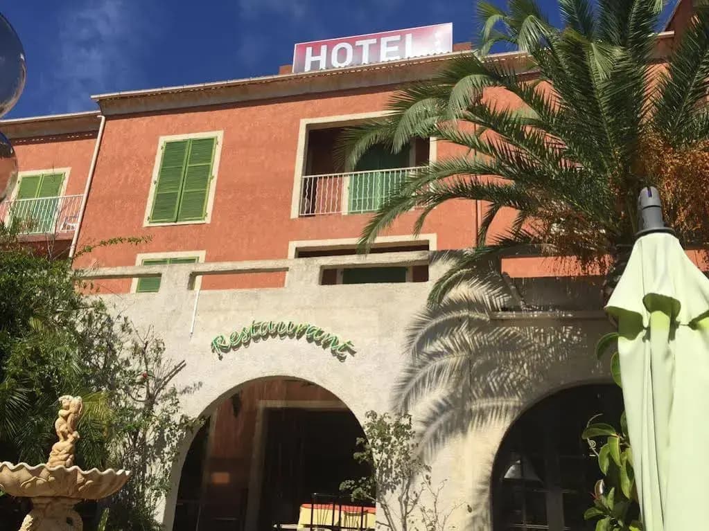 Hôtel Castellu Rossu - Photo 1
