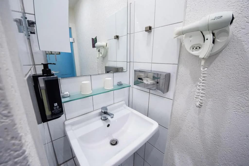 ibis Styles Strasbourg Centre Gare - Miniature 8