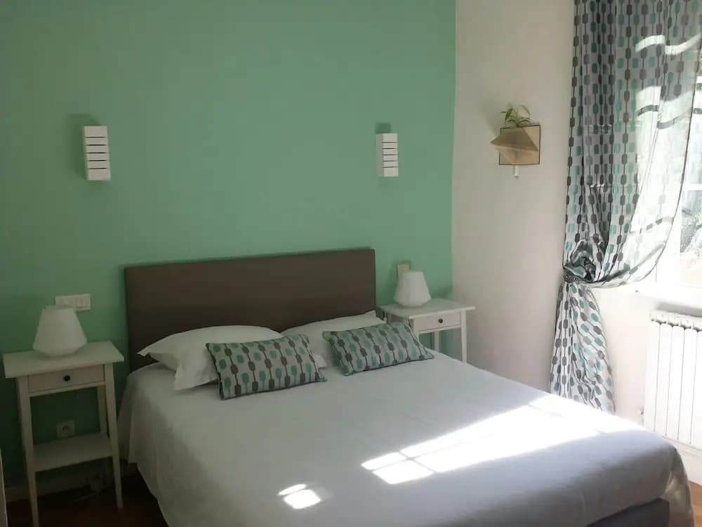 Hôtel La Cauquière - Photo 1
