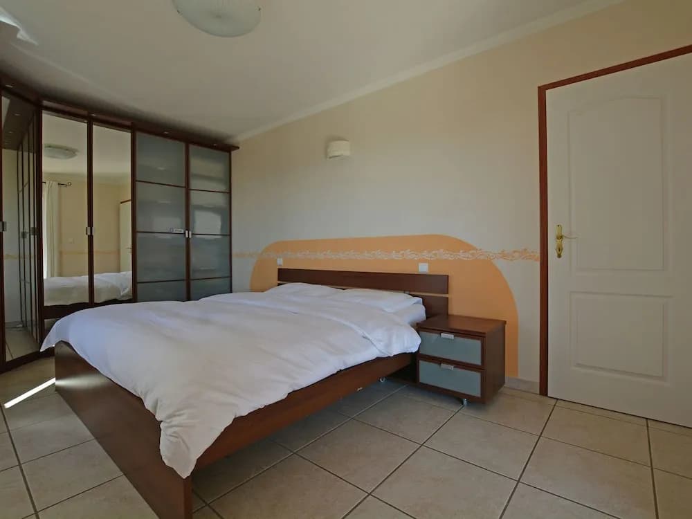 Beautiful Villa in Vidauban with Swimming Pool - Miniature 3