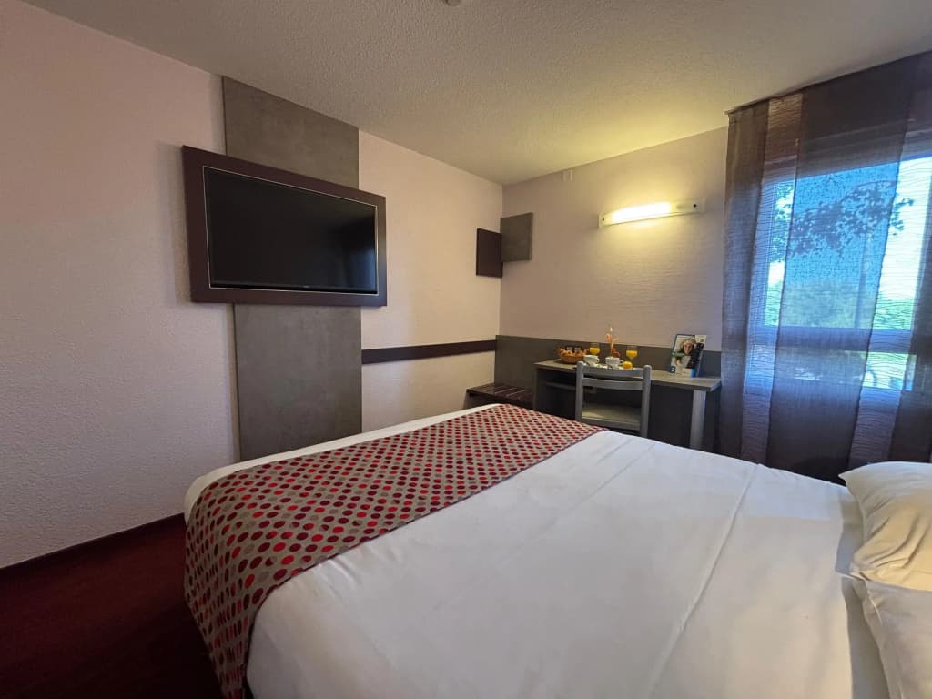Brit Hotel Les Evens - Miniature 6