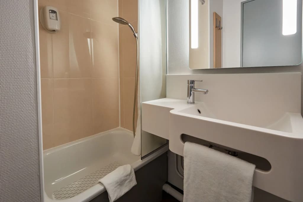 B&B HOTEL Cherbourg - Miniature 7