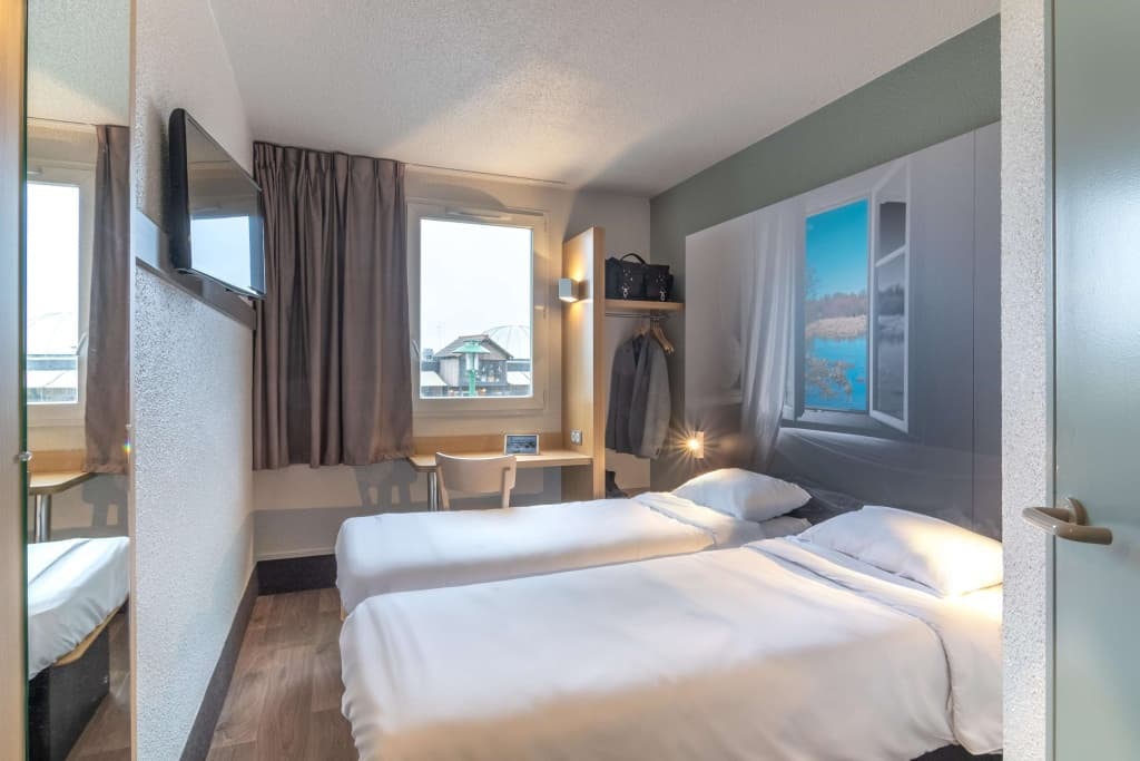 B&B HOTEL Châteauroux Aéroport - Photo 3