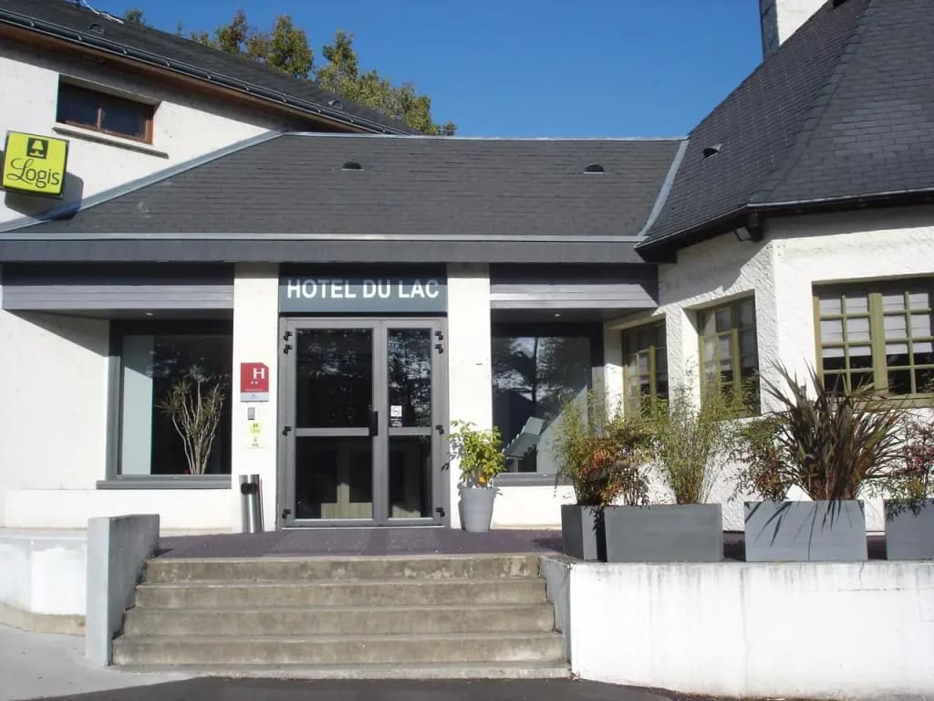Hotel du Lac - Photo 1