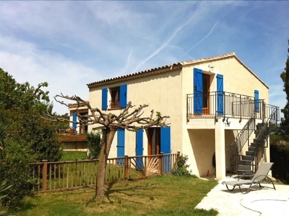 B&B Les Volets bleus - Photo 1