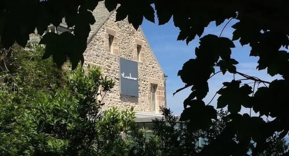Le Landemer Hôtel Restaurant - Photo 1