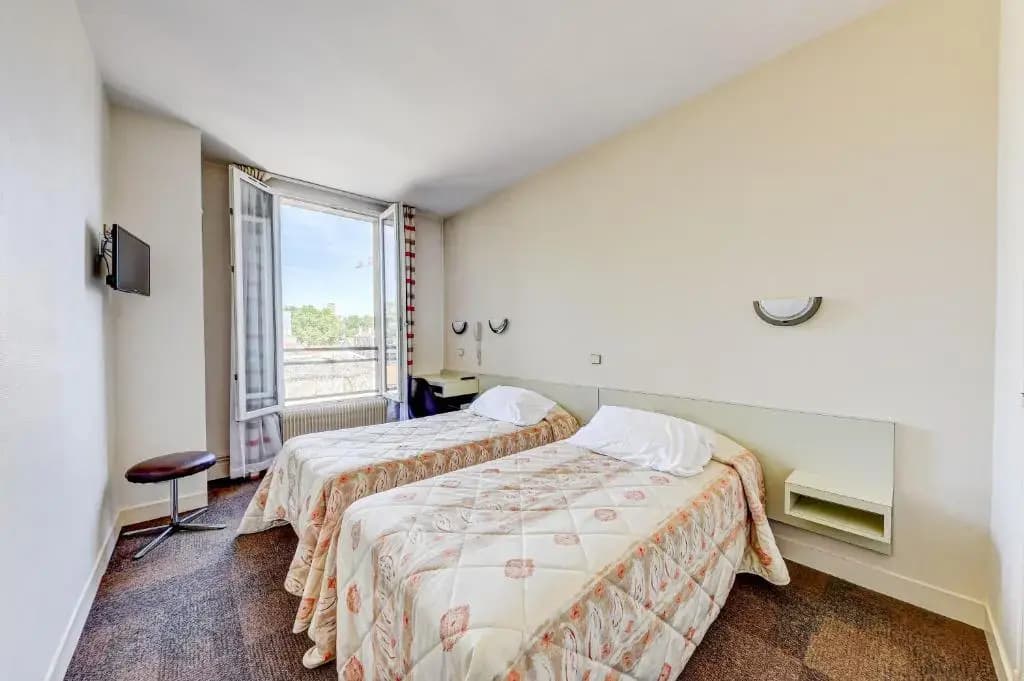 Hôtel Robespierre - Photo 3