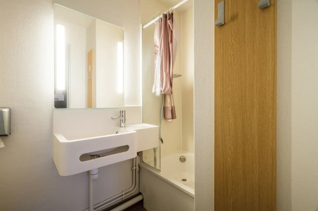 B&B HOTEL Saint-Brieuc - Miniature 6