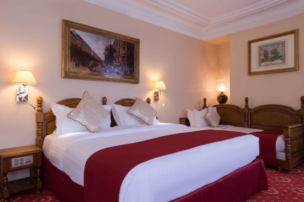The Originals Hotels Paris Paix République - Photo 3