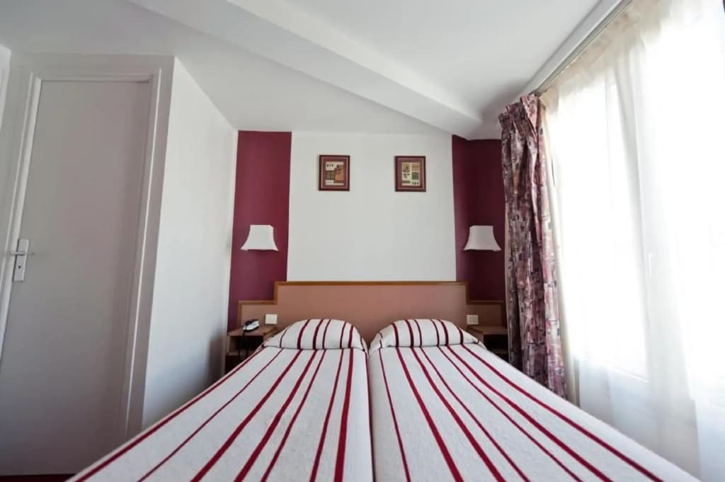 Hotel Royal Bergere - Photo 3