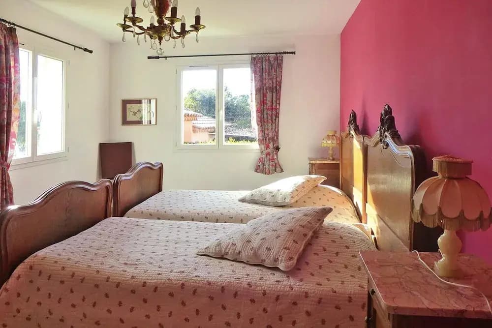 Premium Villa With Garden and Pool, Lambesc - Miniature 3