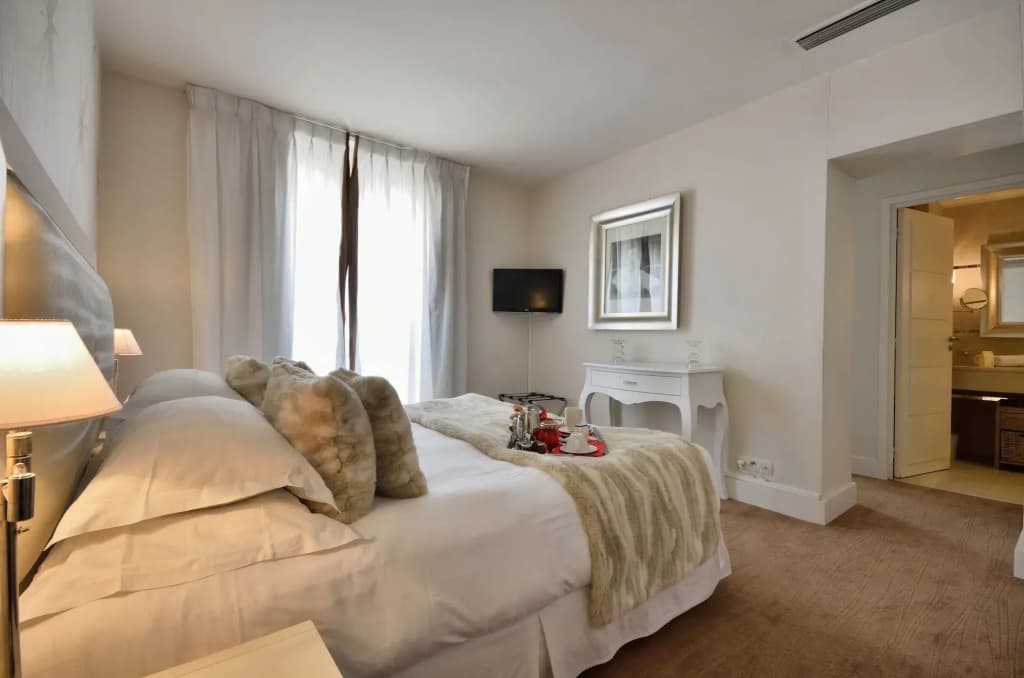 Hotel Renoir - Miniature 6