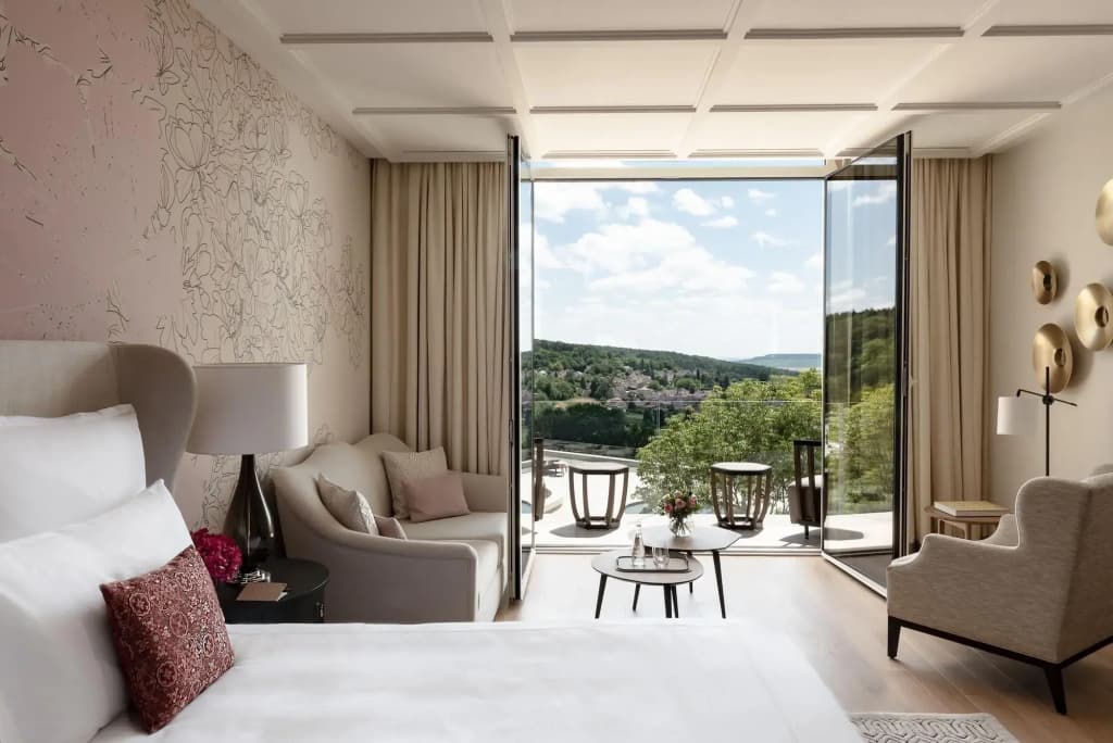 Royal Champagne Hotel & Spa - Photo 2