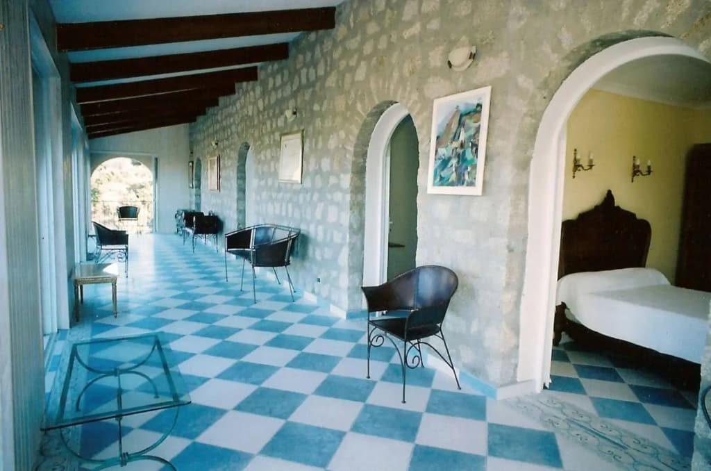 The Manor - Photo 4