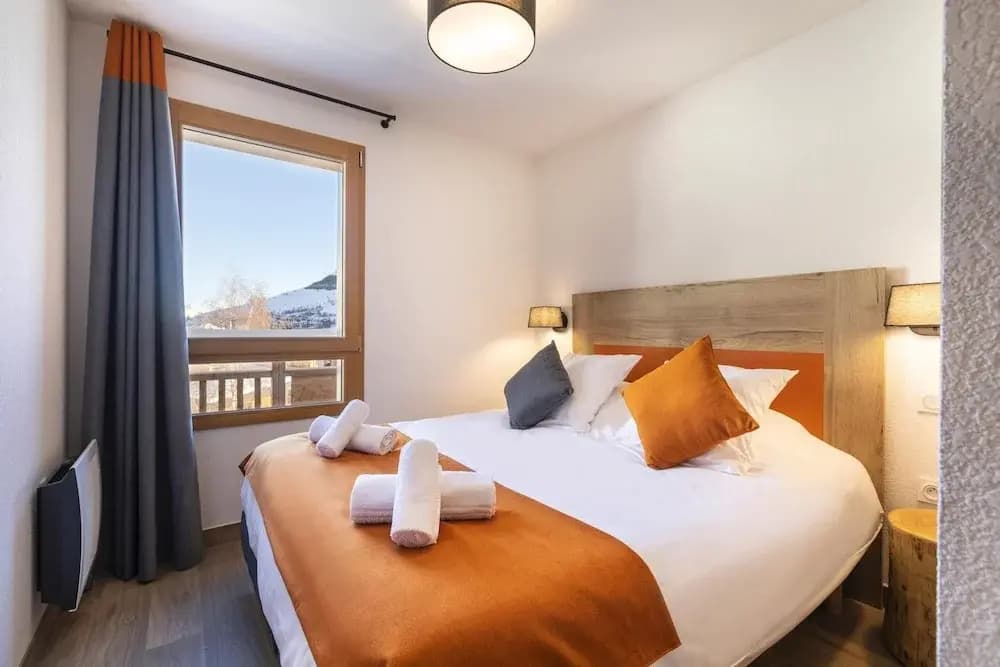 Apartment in Les Deux Alpes Near Ski Slopes - Photo 1