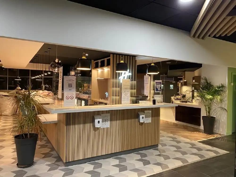 Holiday Inn Clermont-Ferrand Centre by IHG - Photo 2