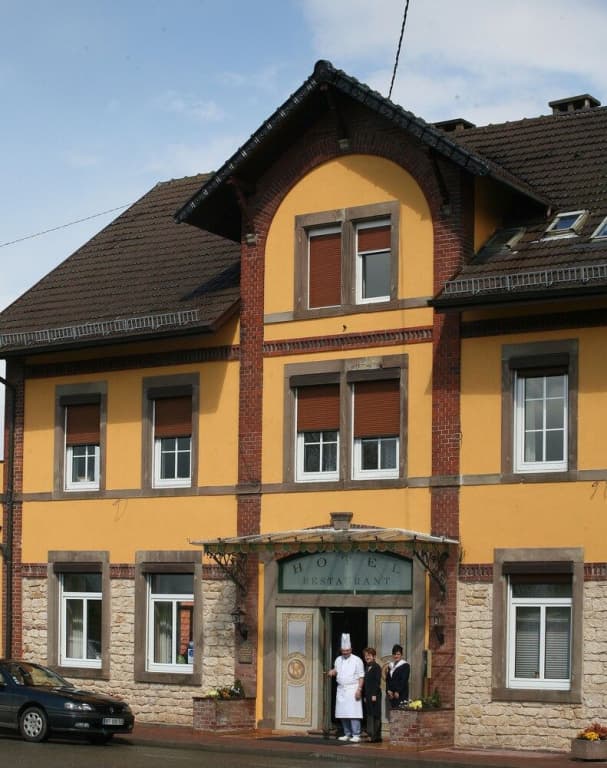 Hotel Restaurant Ernenwein - Photo 1