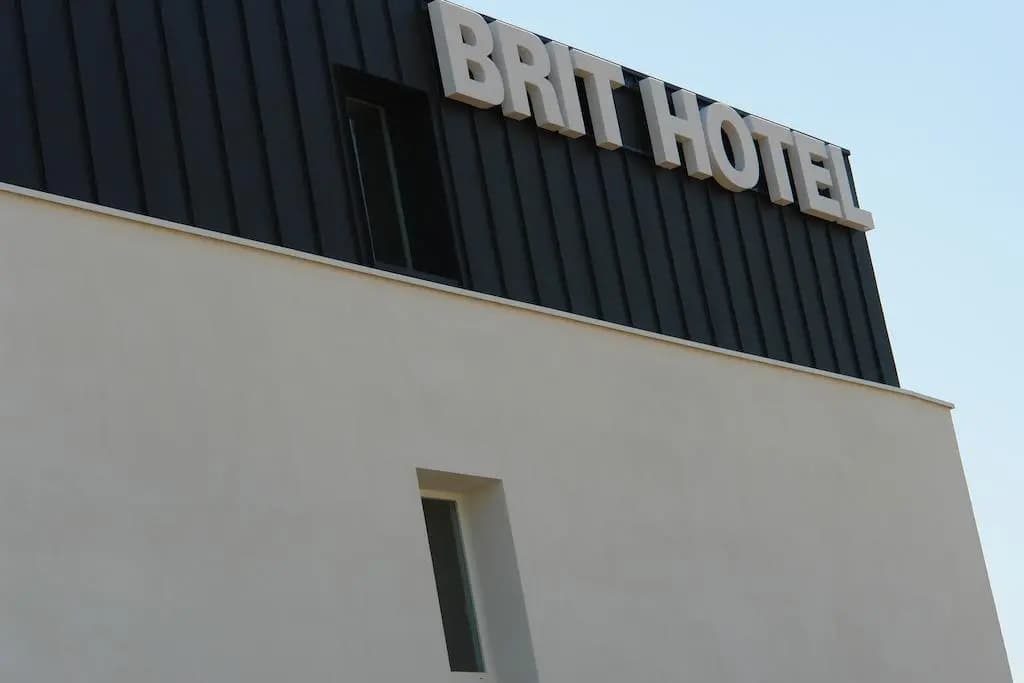Brit Hotel Vannes-Theix - Photo 1