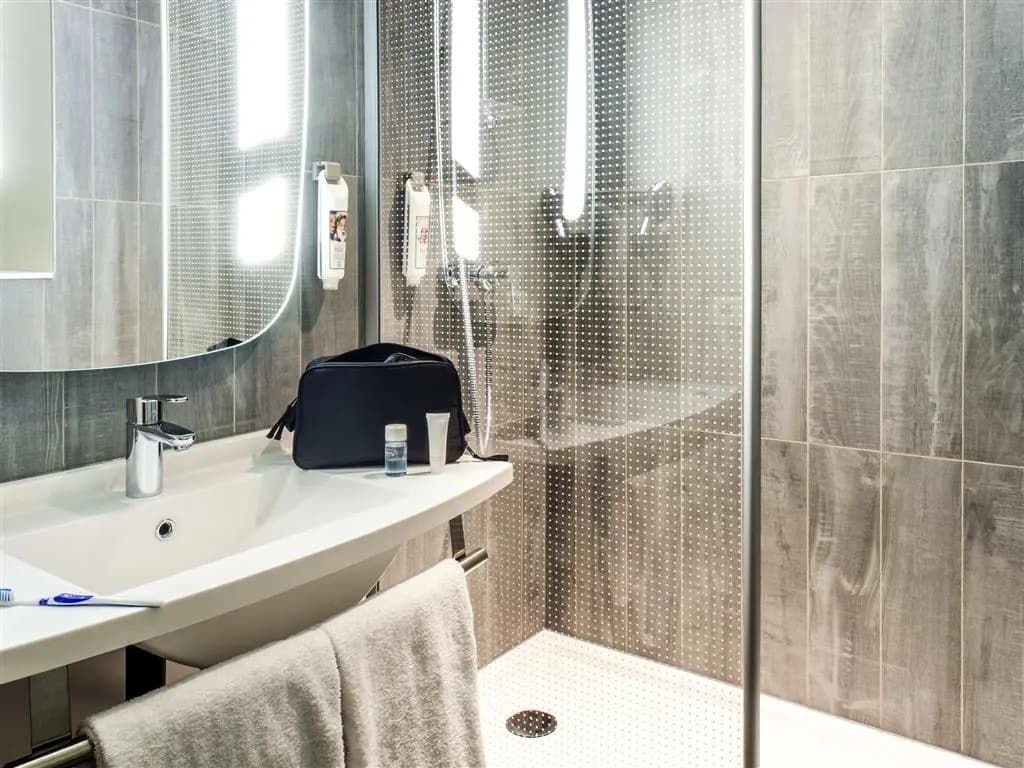ibis Montargis - Miniature 8