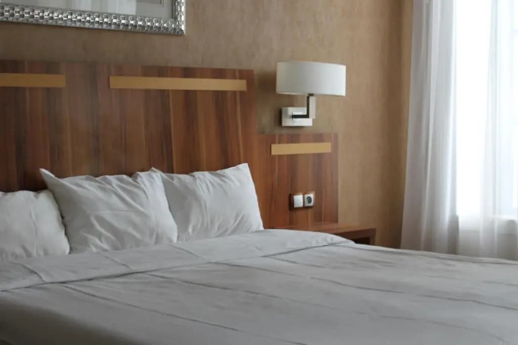 Hotel The Originals du Grand Monarque - Photo 2