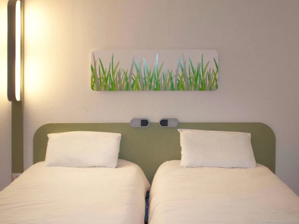 ibis budget Caen Hérouville - Photo 2