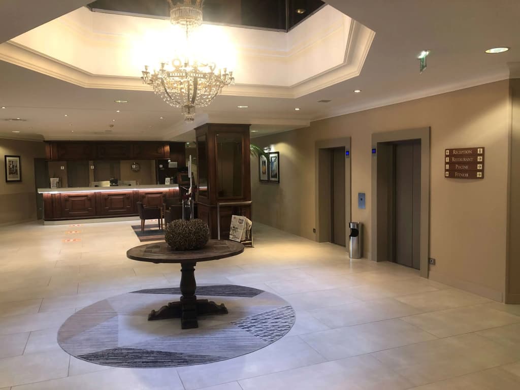 Best Western Marseille Aeroport - Miniature 2