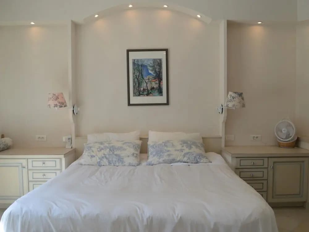 Rural Villa in Lorgues With a Private Pool - Photo 1