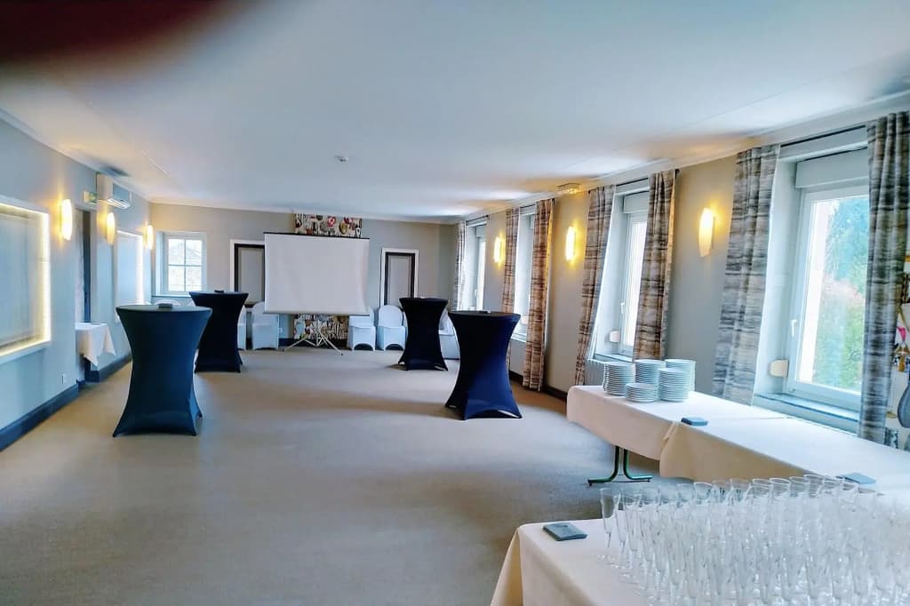 Logis Hôtel Les Pages - Photo 1