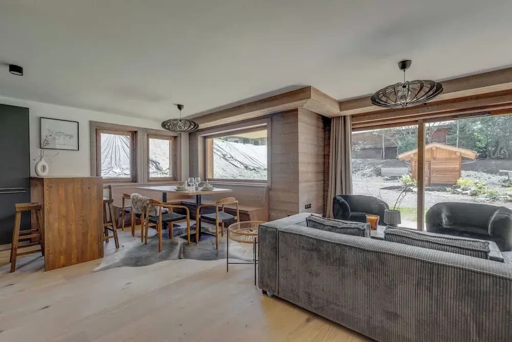 Ideal 3 Bedroom Apartment With 200m2 Garden - Miniature 7