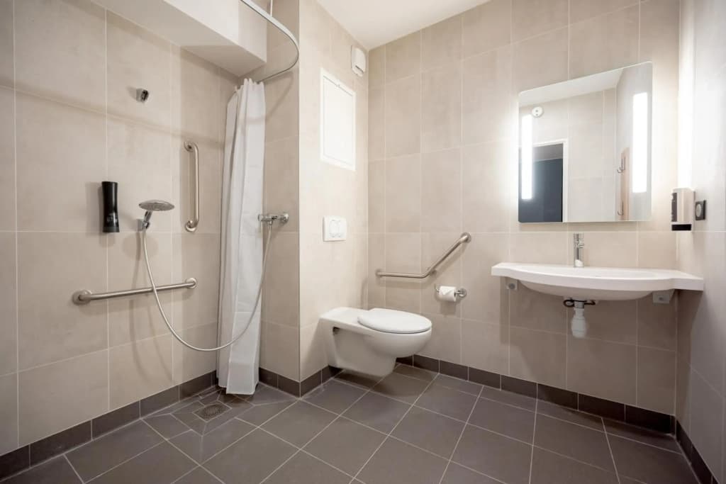 B&B HOTEL Toulon Centre Gare - Miniature 8