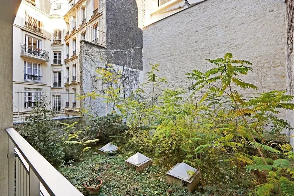 Modern Brunel Classic 1 Bed Apt With Balcony in Paris - Photo 1