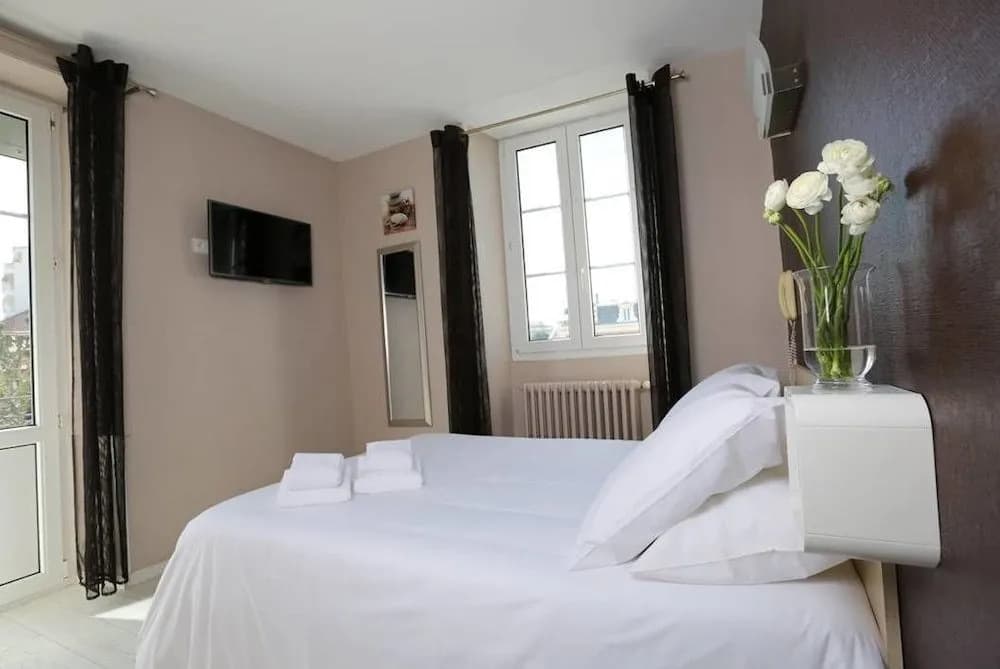 Hôtel Saint James - Photo 2