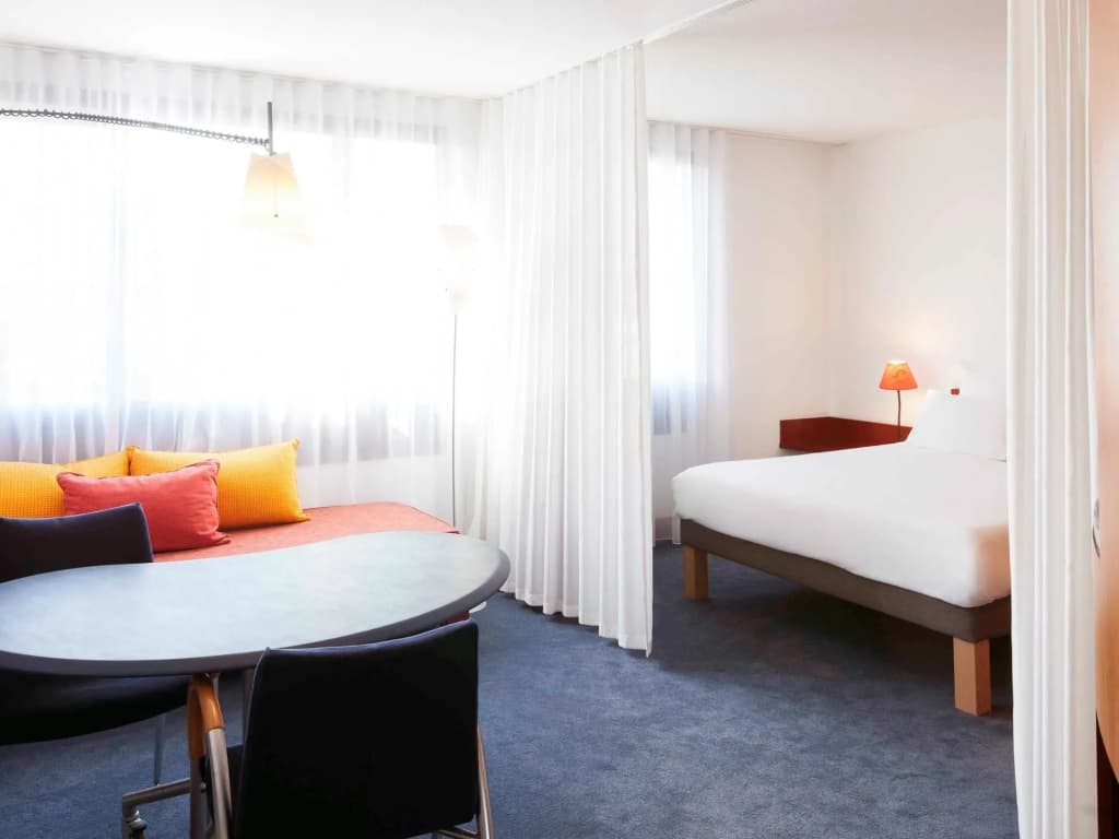 Novotel Suites Nancy Centre - Photo 4