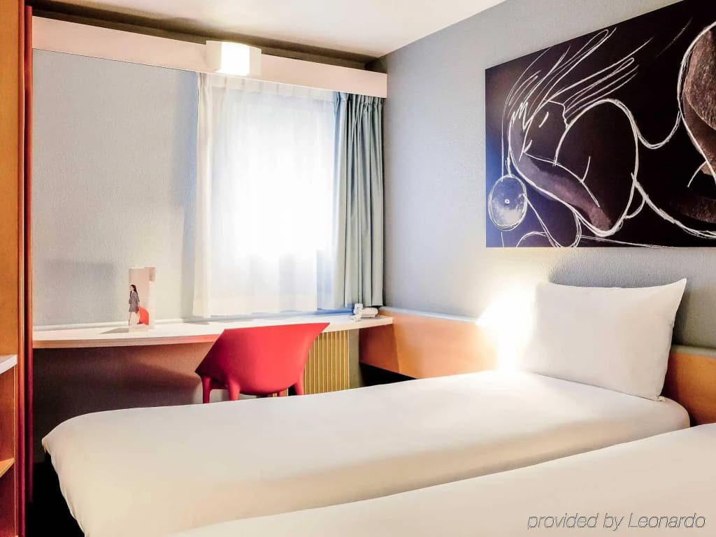 ibis Lyon Nord - Photo 3